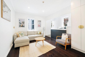 2 bedroom apartment in trendy Potts Point Sydney
